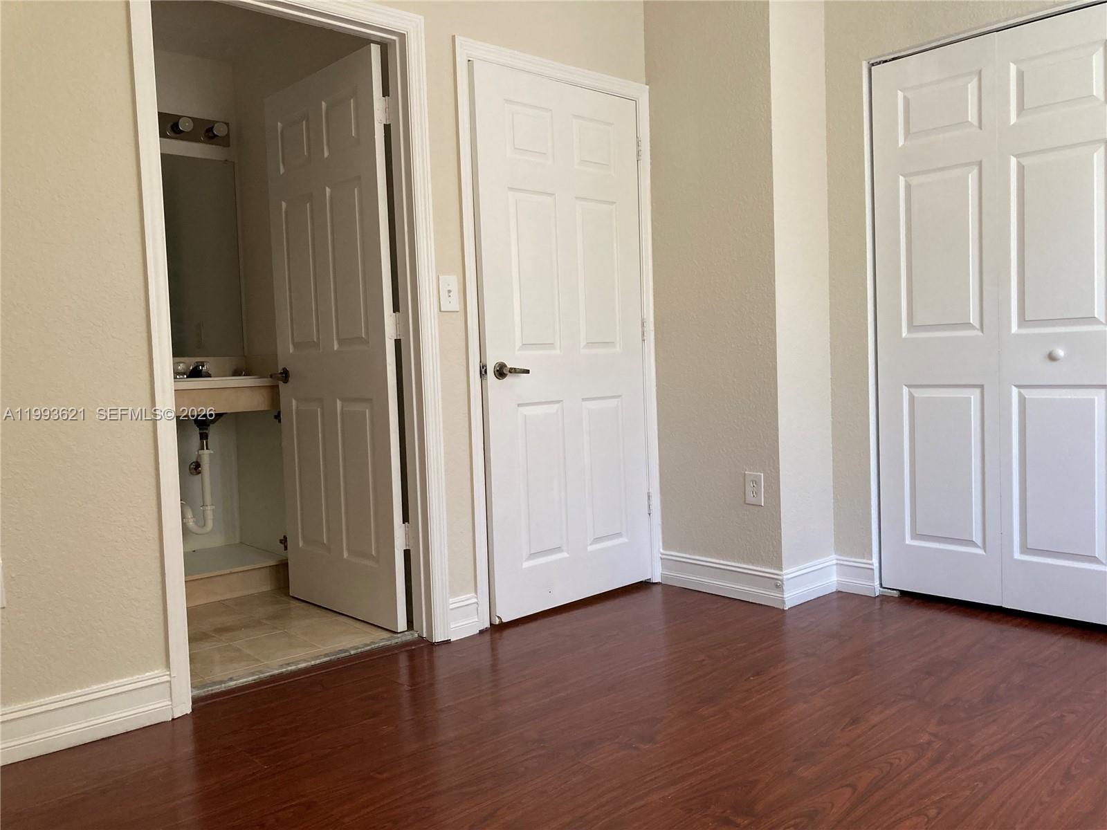 PARK PLACE AT MIDWAY COND - Residential