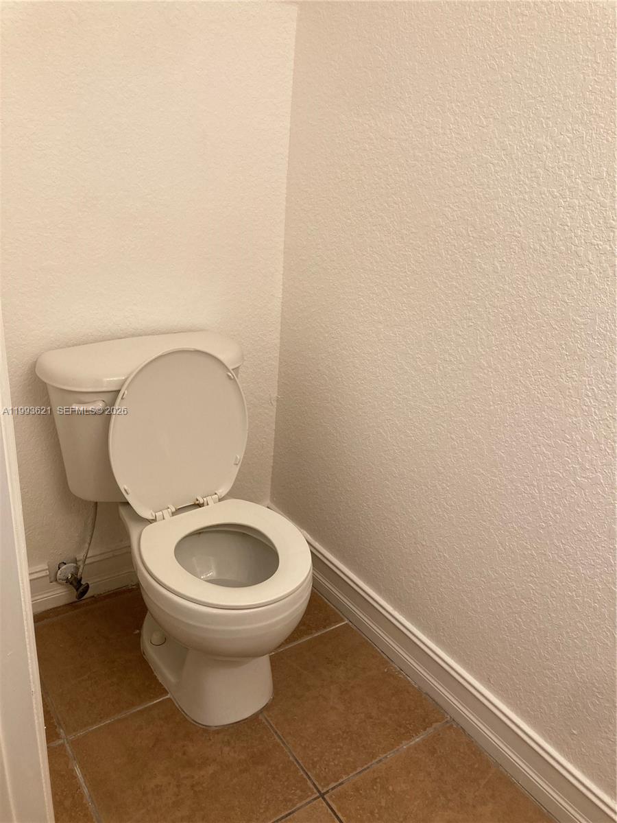 PARK PLACE AT MIDWAY COND - Residential