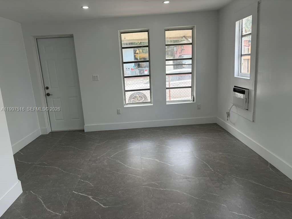 LAWRENCE ESTATE LAND COS - Residential Lease