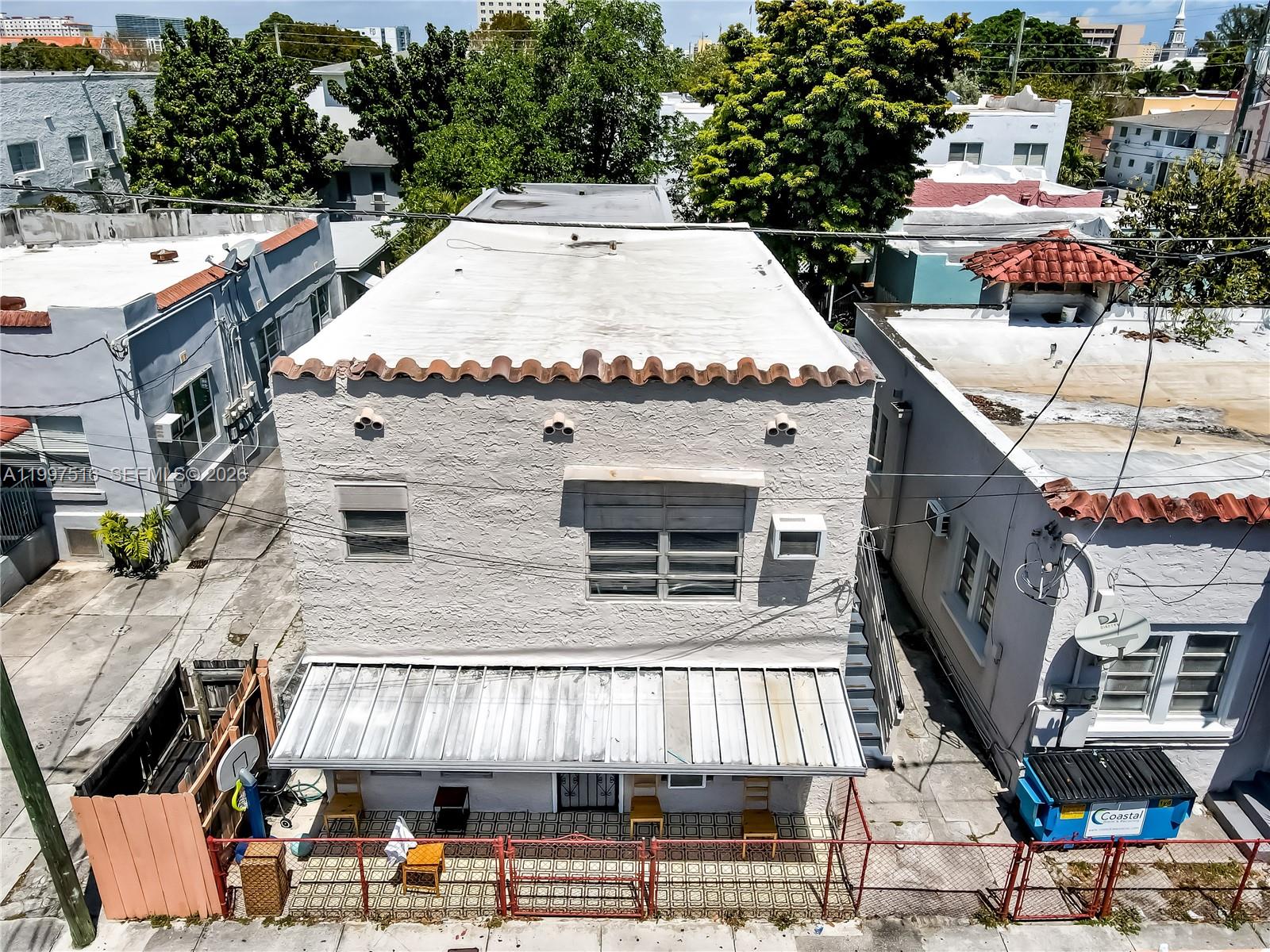 LAWRENCE ESTATE LAND COS - Residential Lease