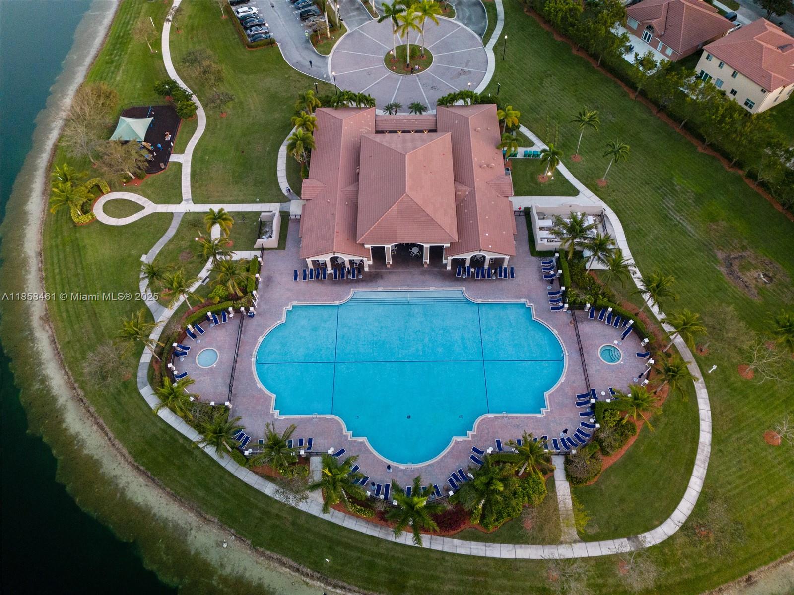 THE COURTS AT BAYSHORE II - Residential