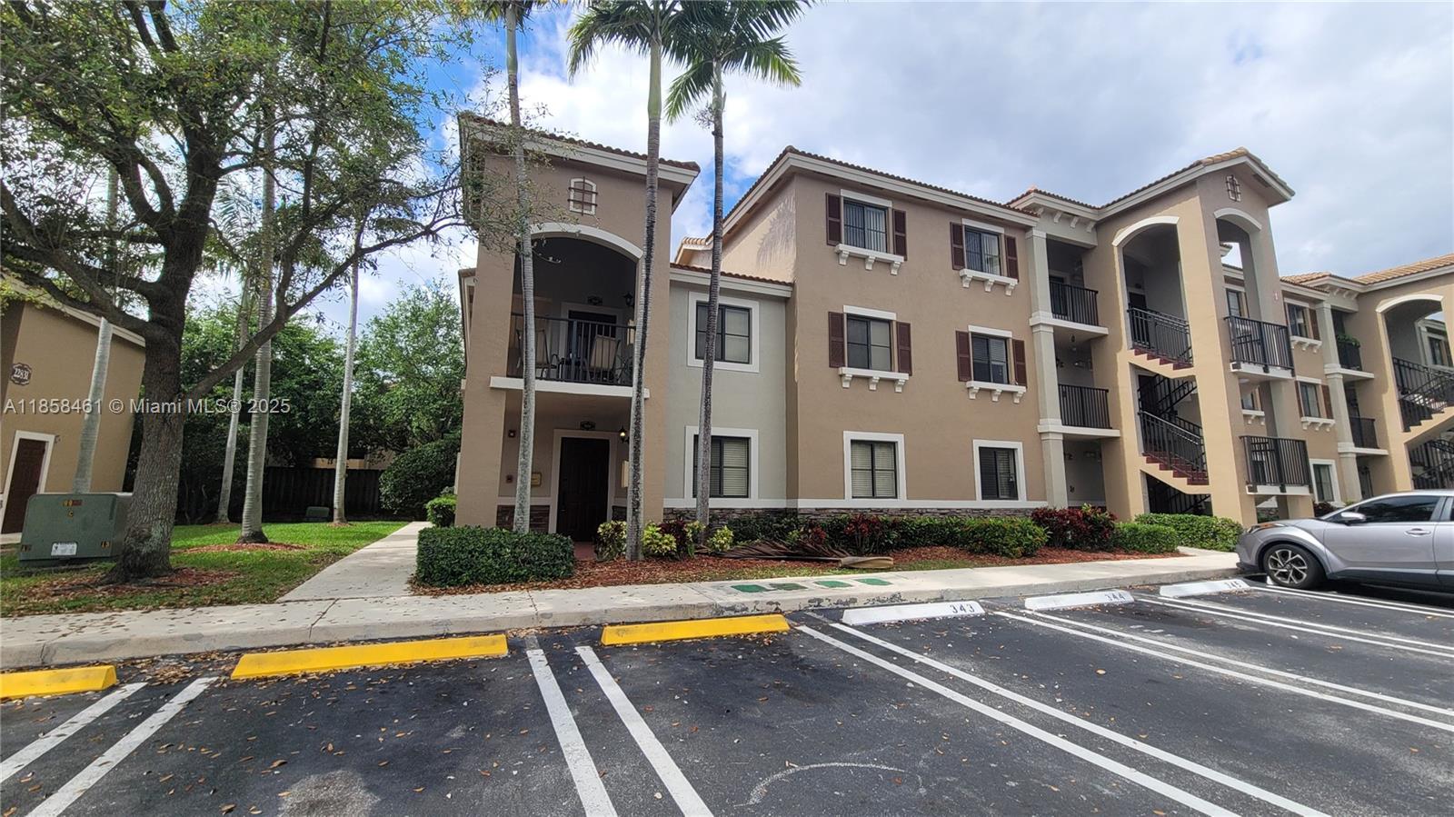 THE COURTS AT BAYSHORE II - Residential