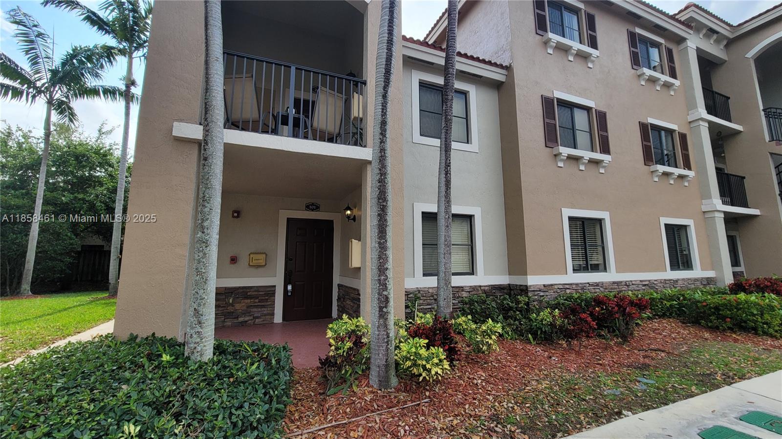 THE COURTS AT BAYSHORE II - Residential