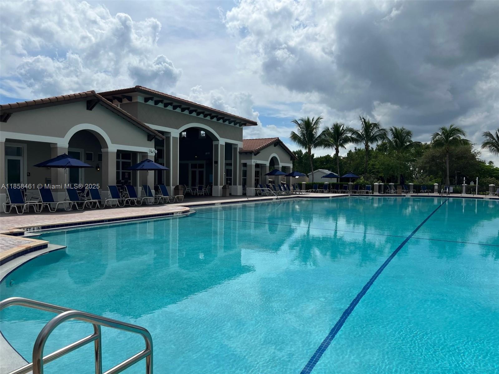 THE COURTS AT BAYSHORE II - Residential
