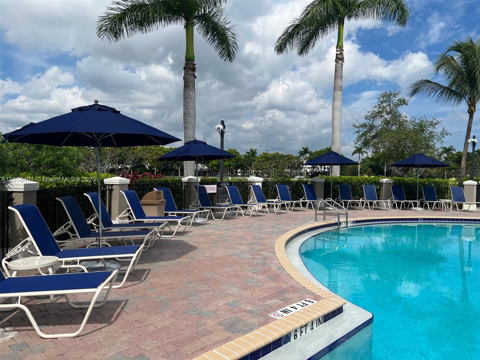THE COURTS AT BAYSHORE II - Residential