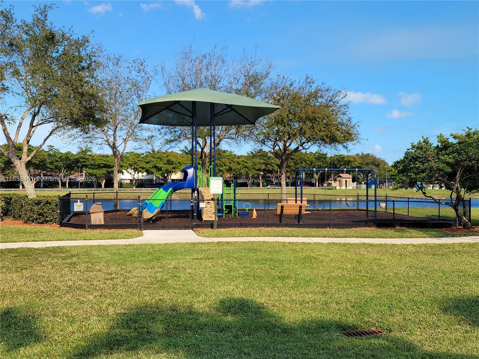 THE COURTS AT BAYSHORE II - Residential