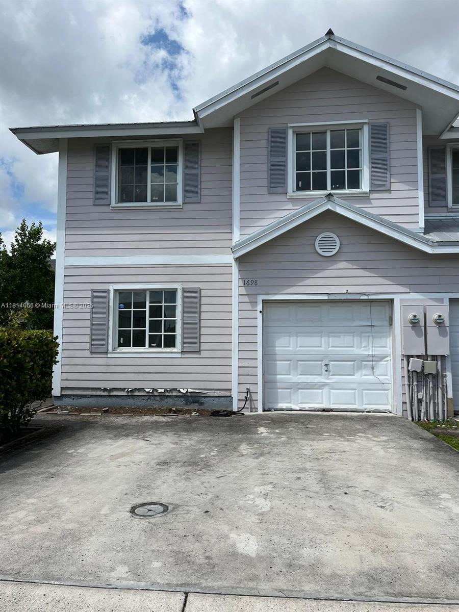 Rental Property at 1698 Se 9th Ave, Homestead, Miami-Dade County, Florida - Bedrooms: 4 
Bathrooms: 3  - $2,675 MO.