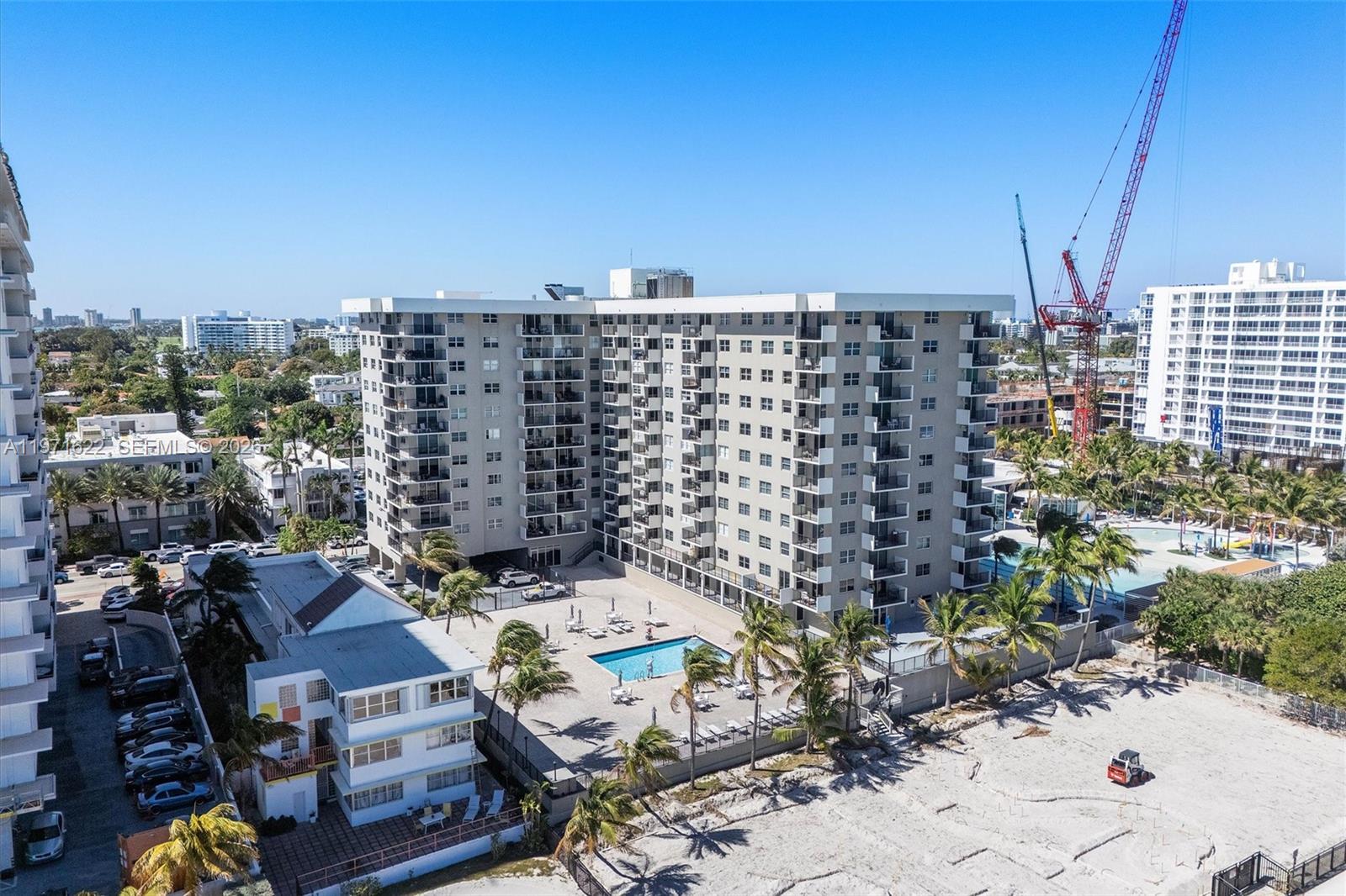 9273 Collins Ave 901