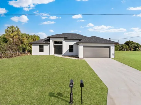 821 Porter ST E, Lehigh Acres, FL 33974 - MLS#: A11745724