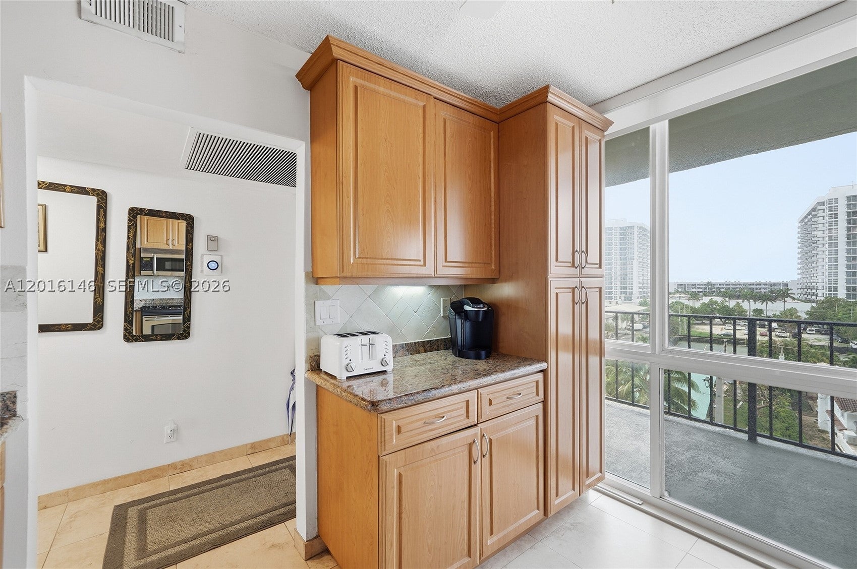 521 N Riverside Dr 606