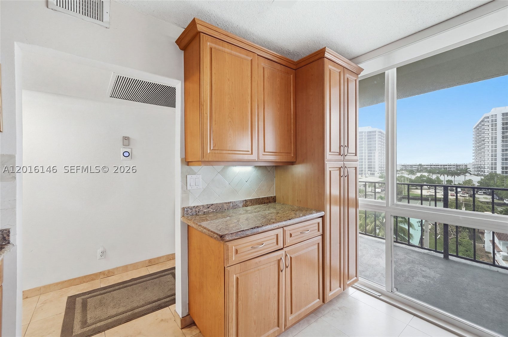 521 N Riverside Dr 606