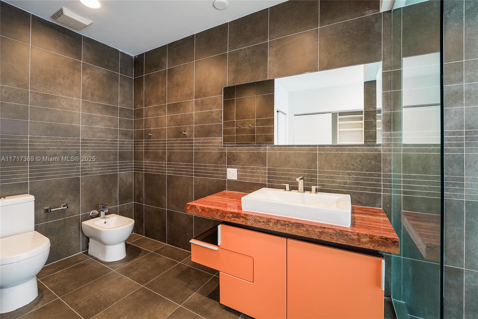 ARTEPARK SOUTH CONDO - Residential Lease