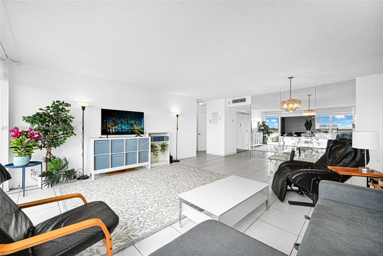 BAYVIEW TOWERS CONDO SOUT - Residential