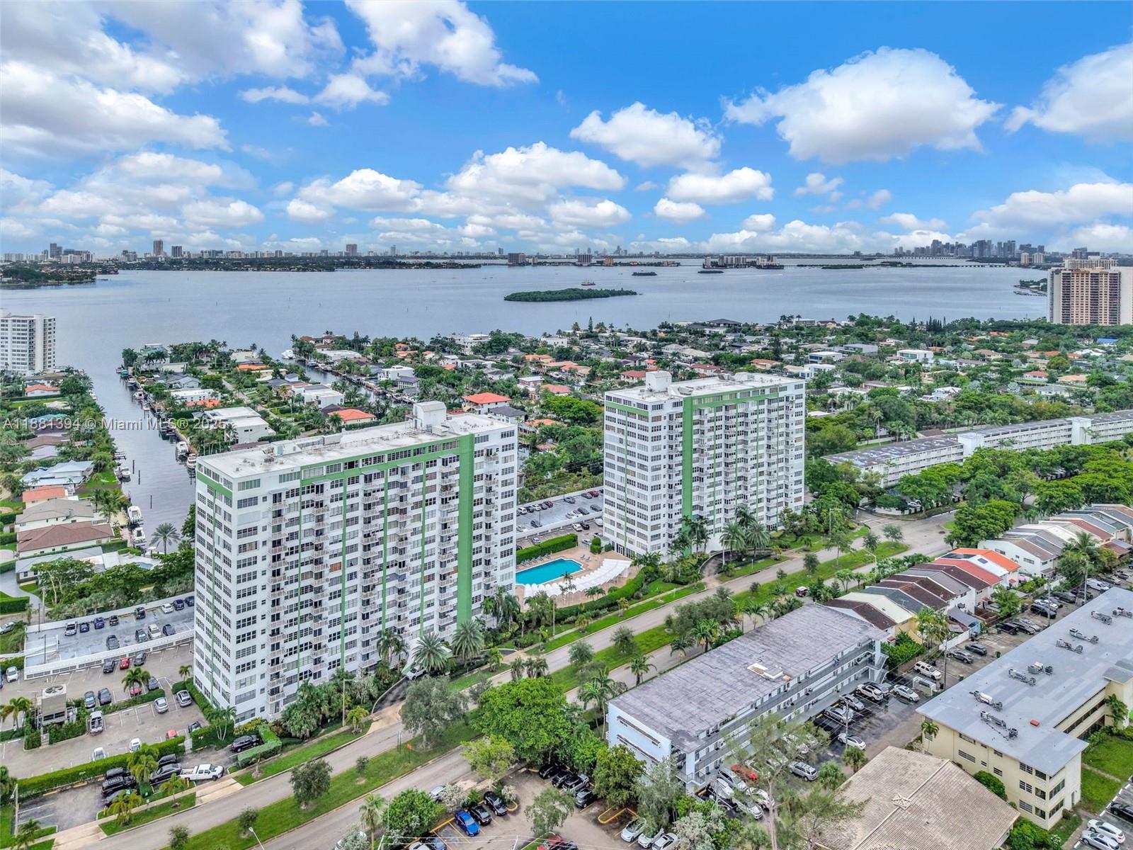 BAYVIEW TOWERS CONDO SOUT - Residential
