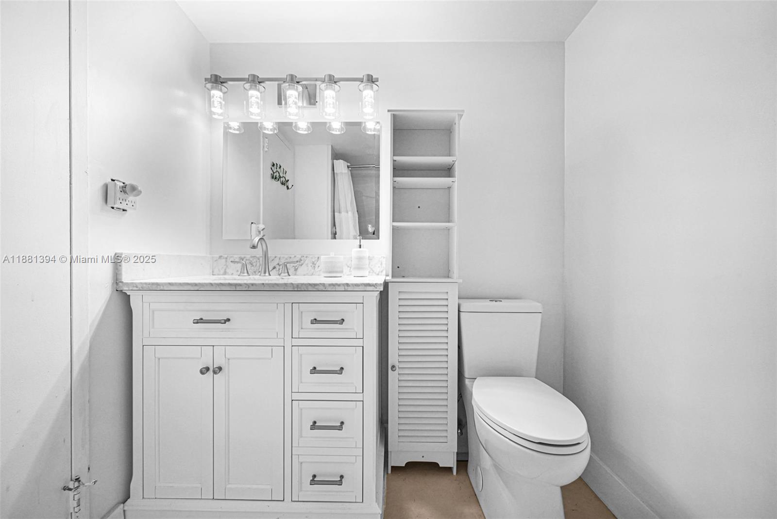 BAYVIEW TOWERS CONDO SOUT - Residential