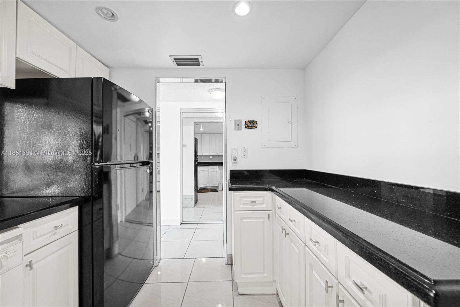 BAYVIEW TOWERS CONDO SOUT - Residential