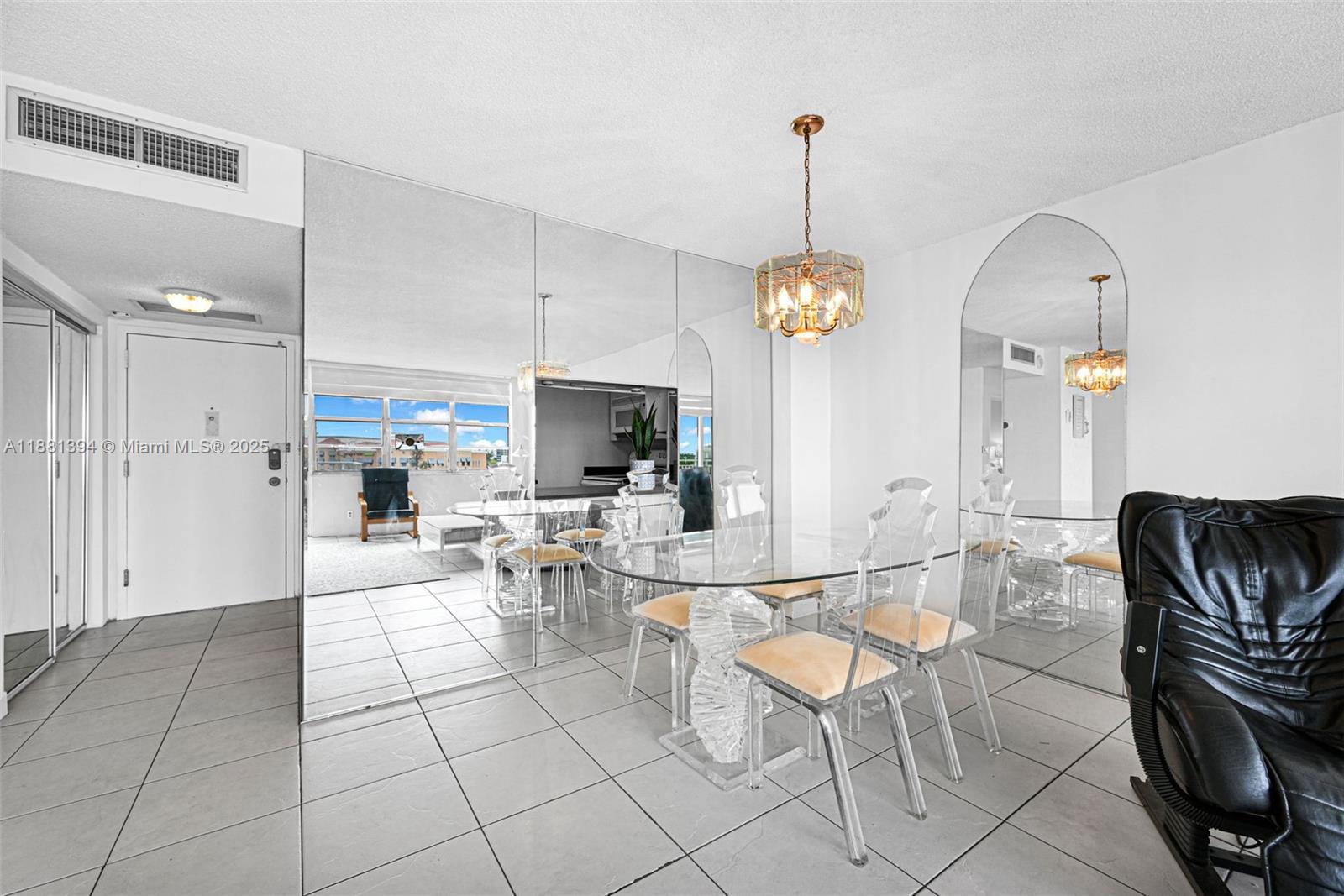 BAYVIEW TOWERS CONDO SOUT - Residential
