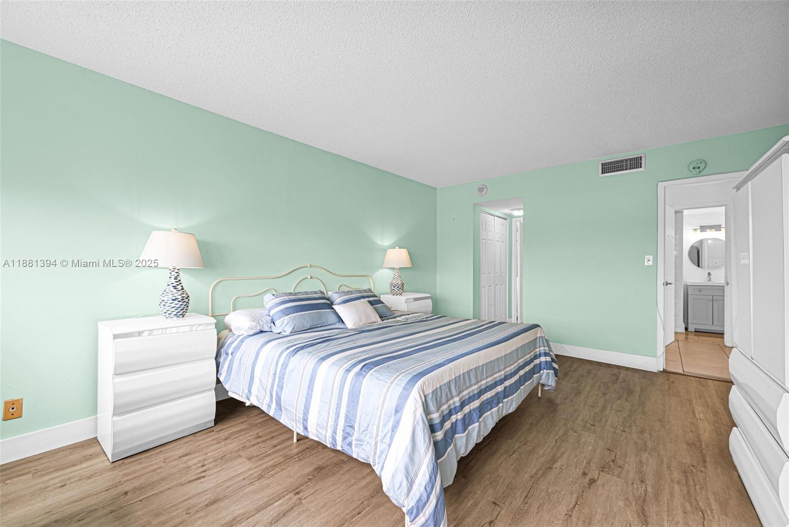 BAYVIEW TOWERS CONDO SOUT - Residential