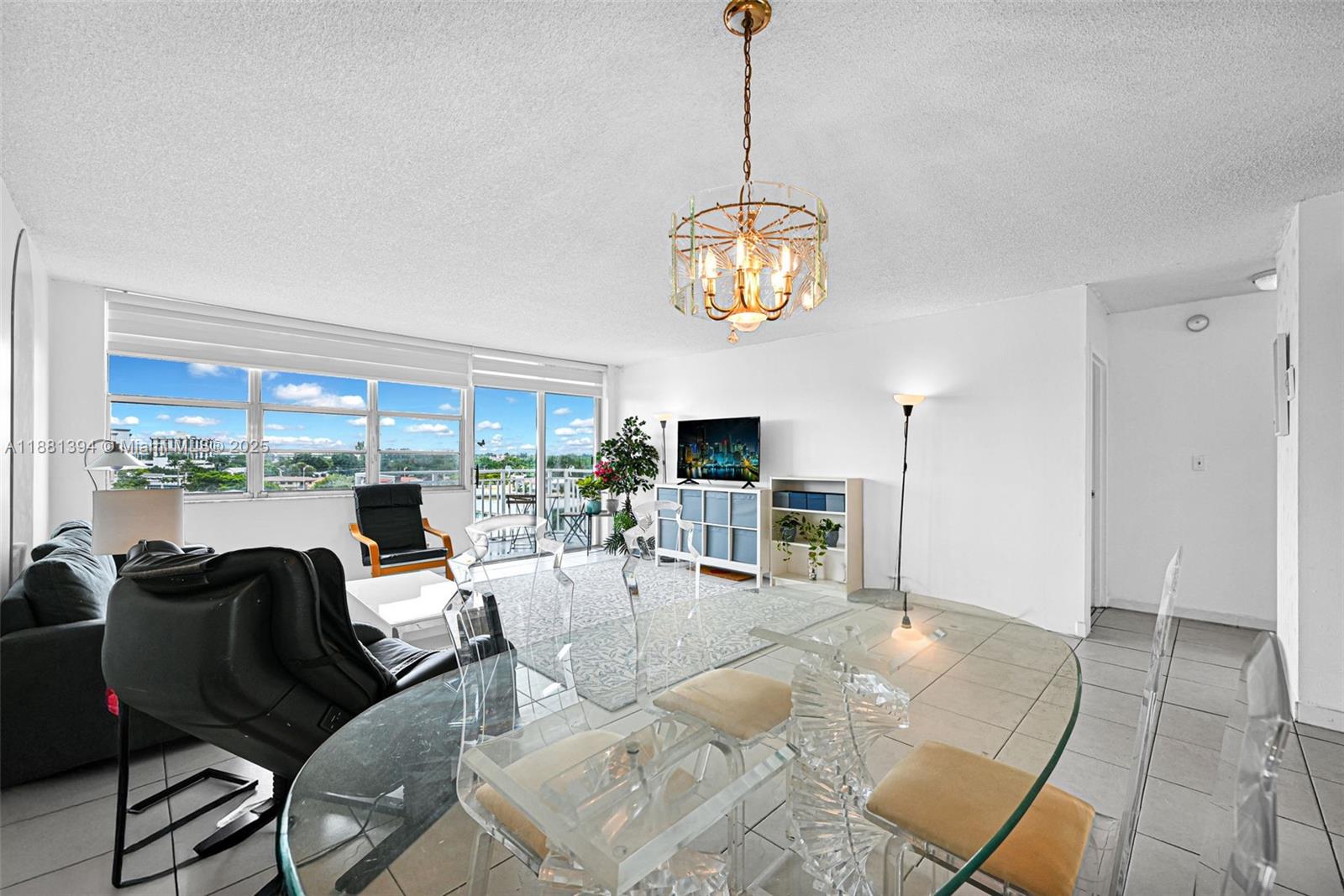 BAYVIEW TOWERS CONDO SOUT - Residential