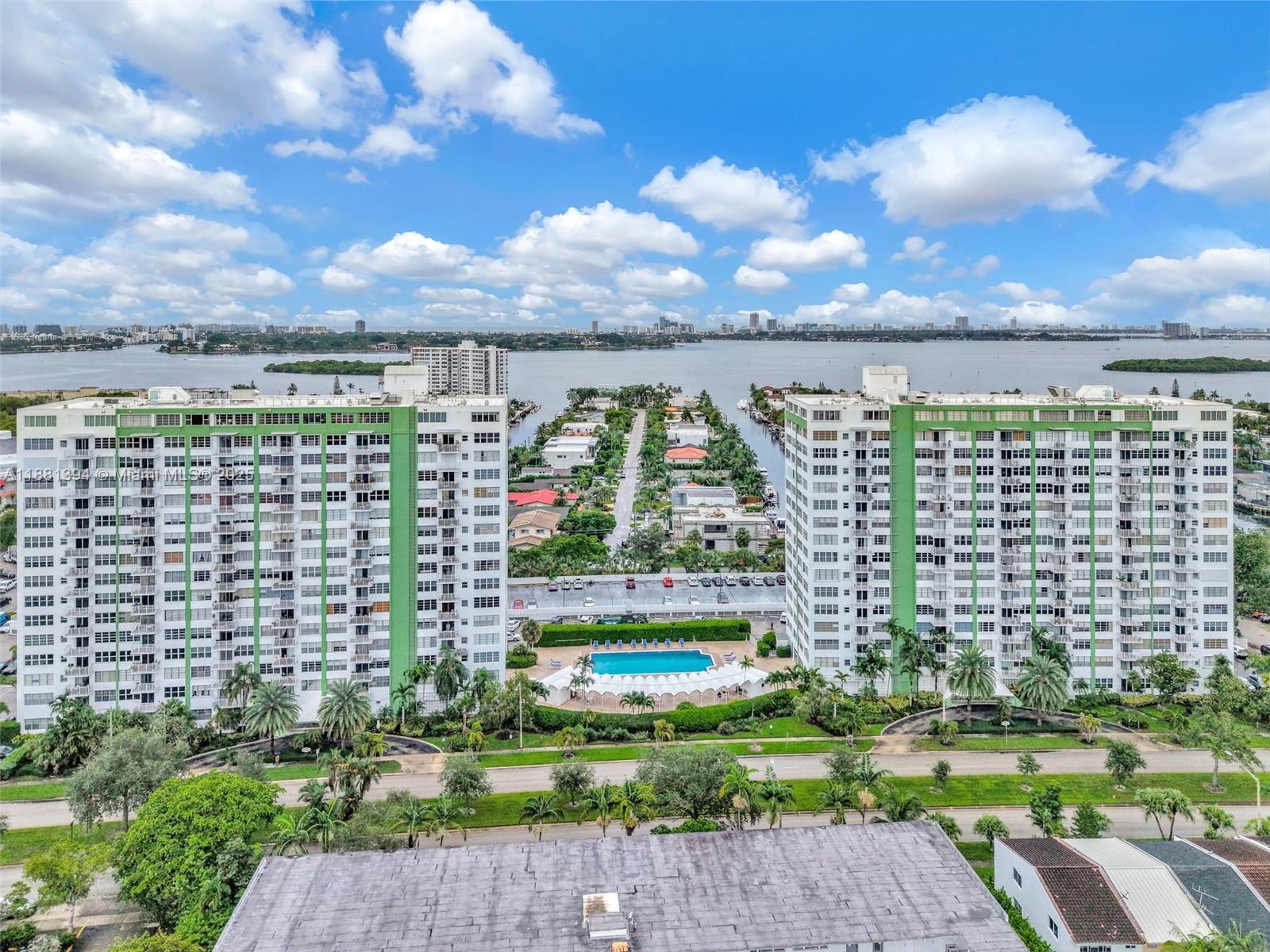 BAYVIEW TOWERS CONDO SOUT - Residential
