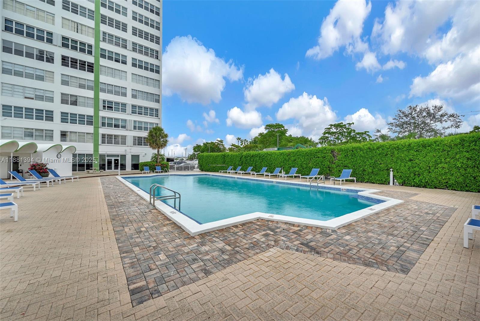 BAYVIEW TOWERS CONDO SOUT - Residential