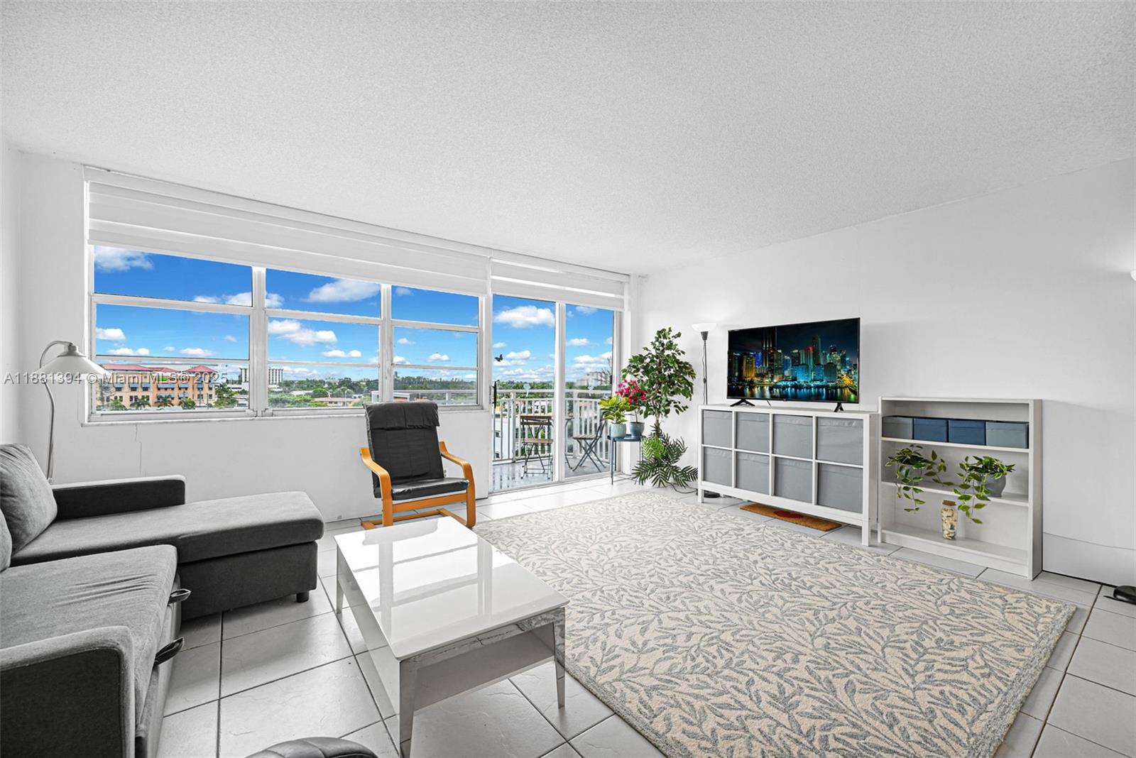BAYVIEW TOWERS CONDO SOUT - Residential