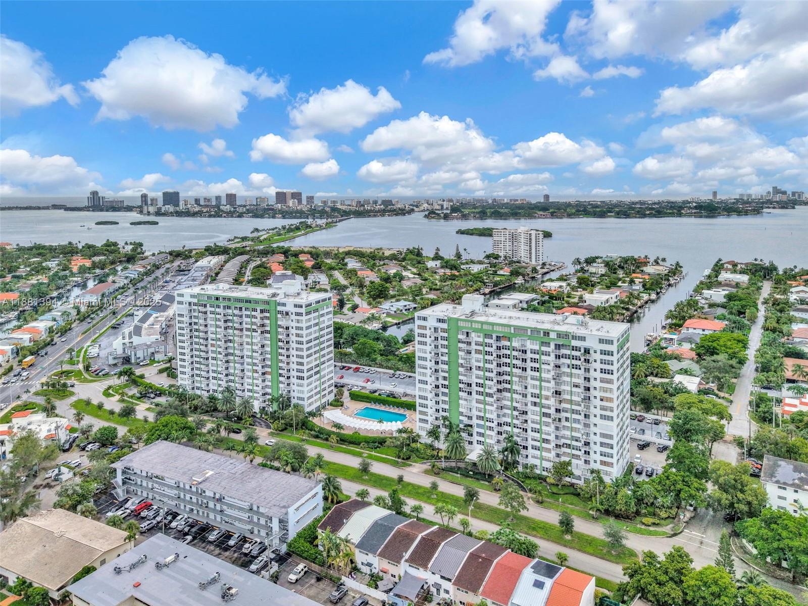 BAYVIEW TOWERS CONDO SOUT - Residential
