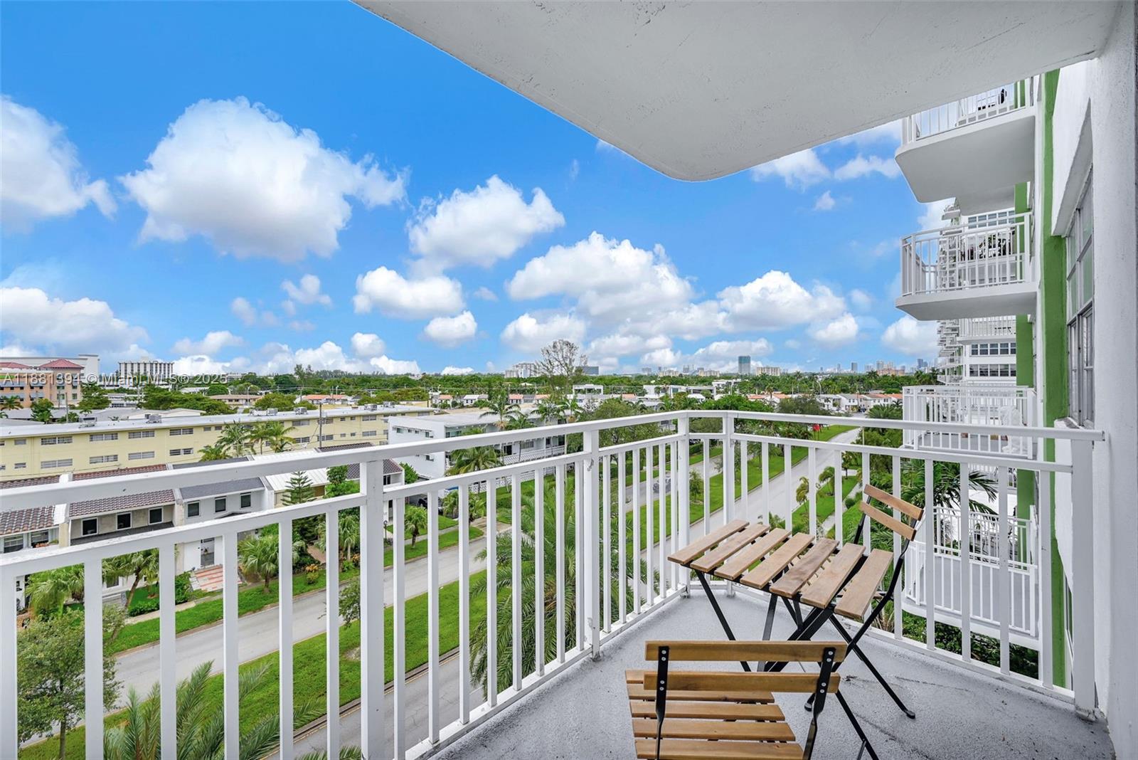BAYVIEW TOWERS CONDO SOUT - Residential