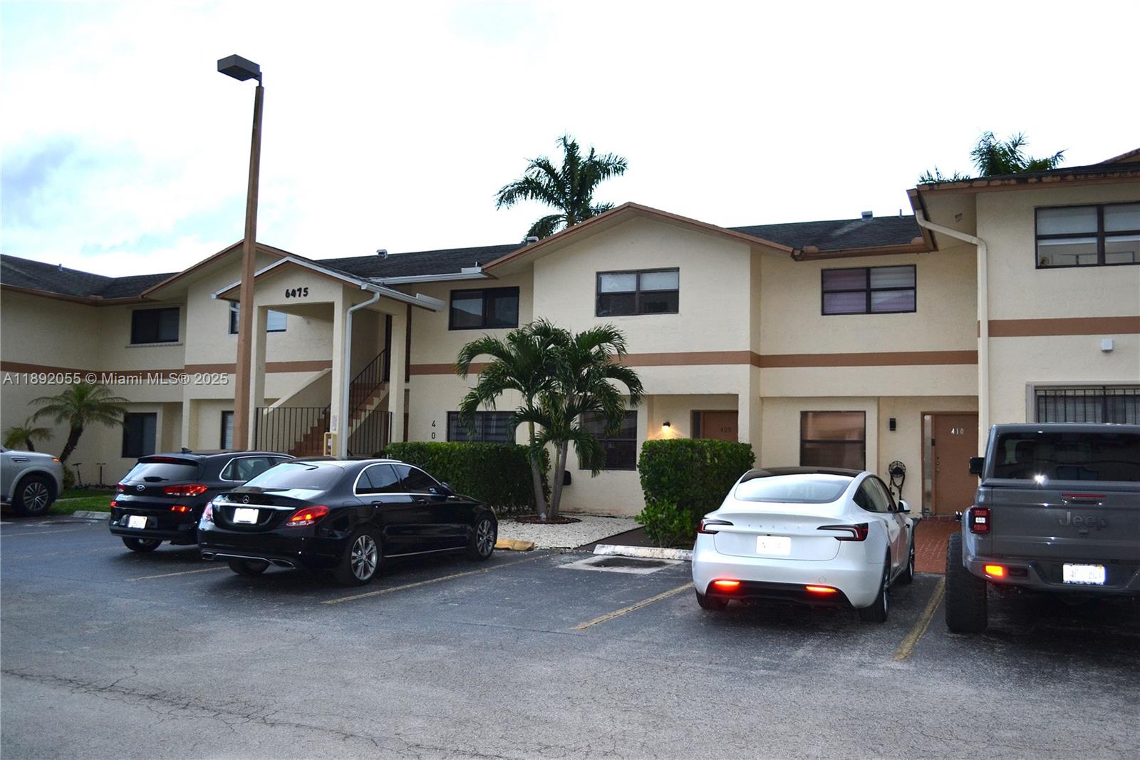 MILLER VILLAS CONDO - Residential Lease