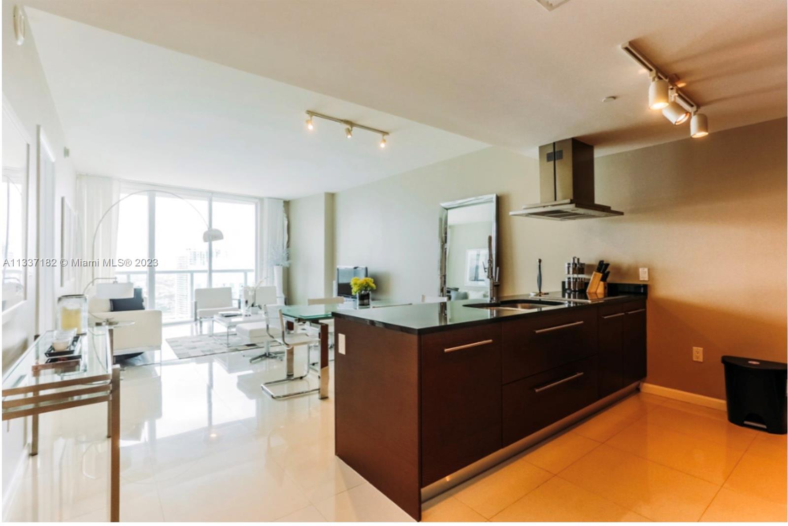 Property for Sale at 485 Brickell Ave 4507, Miami, Broward County, Florida - Bedrooms: 1 
Bathrooms: 1  - $699,000