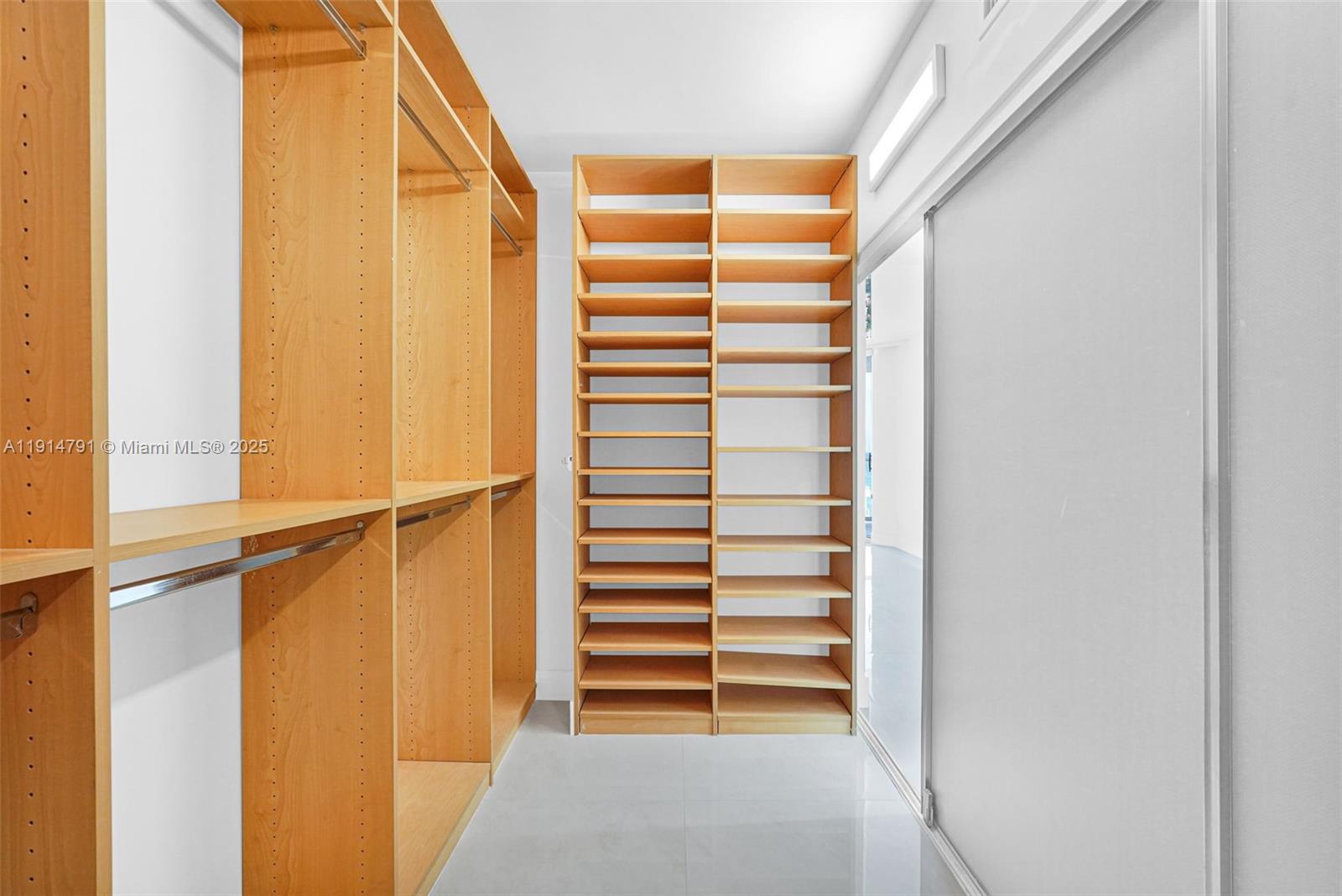 OCEANIA III CONDO - Residential Lease