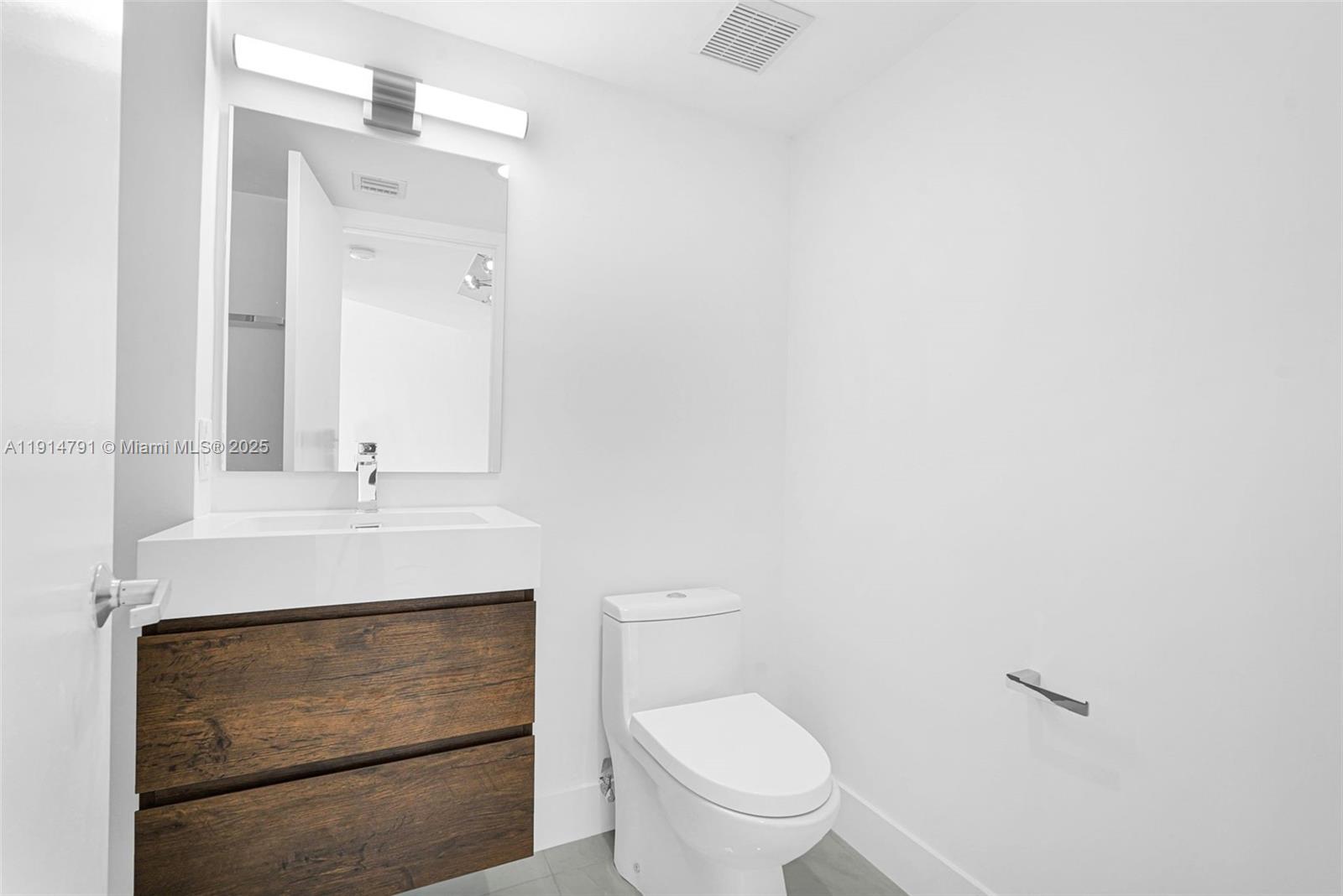 OCEANIA III CONDO - Residential Lease