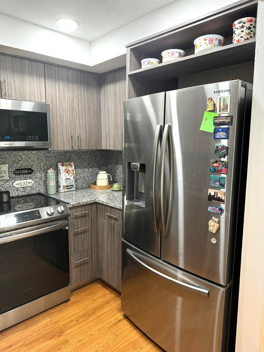 KENLAND BEND SOUTH CONDO - Residential