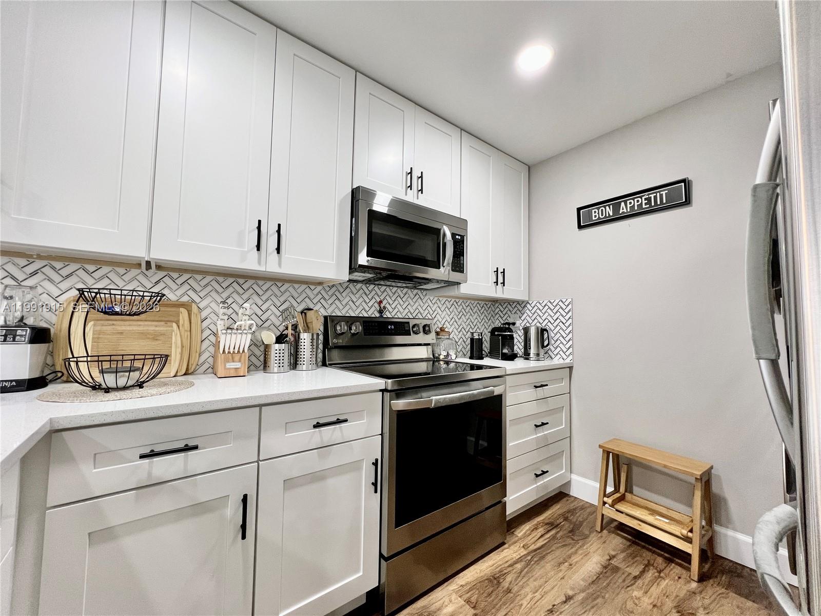 10019 Winding Lake Rd 202