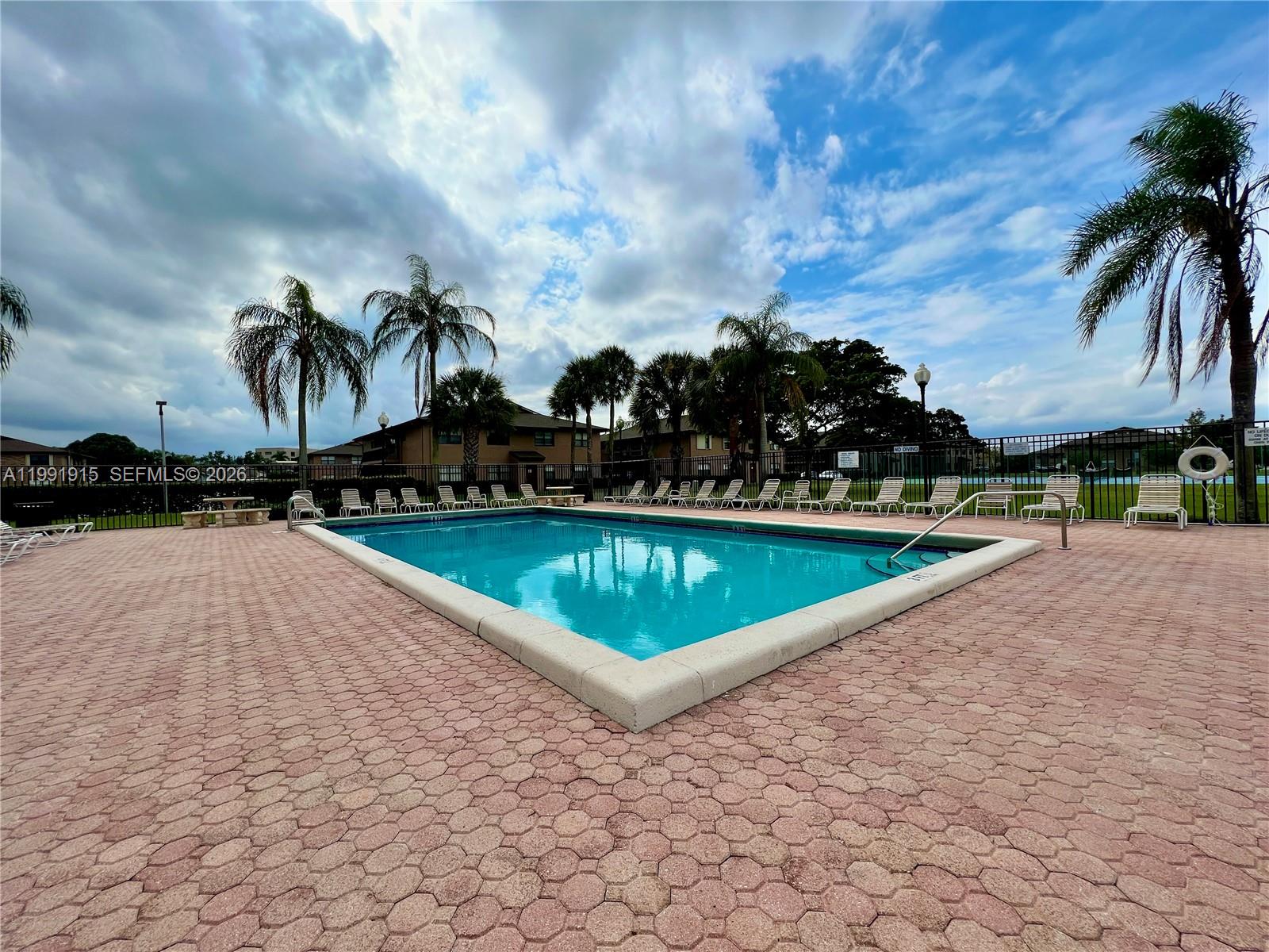 WINDING LAKE TWO AT WELLE - Residential