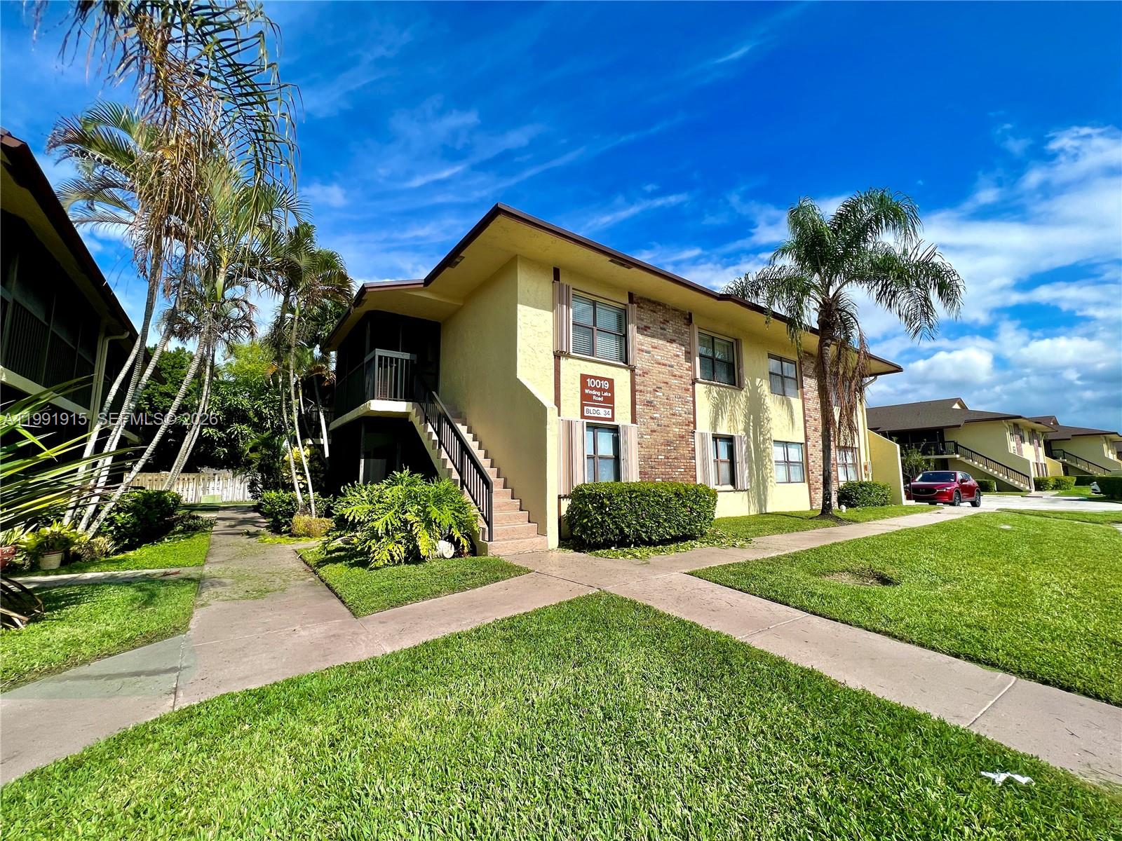 WINDING LAKE TWO AT WELLE - Residential