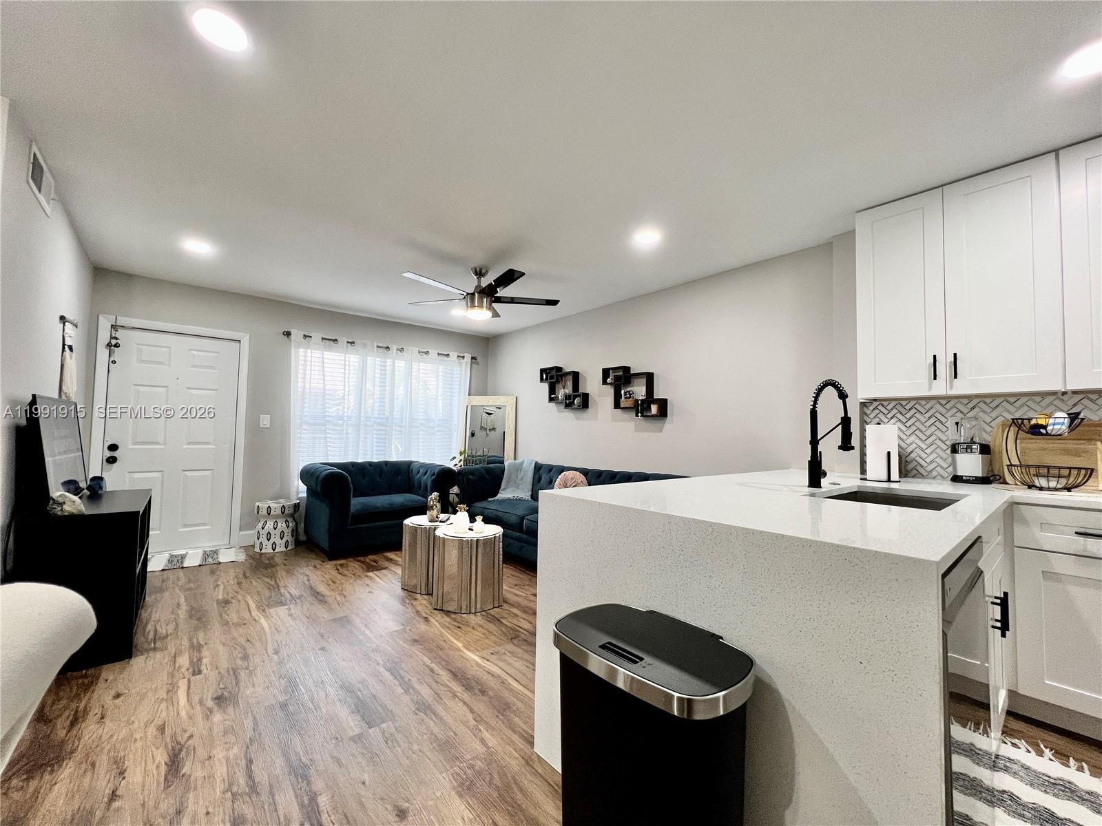 10019 Winding Lake Rd 202