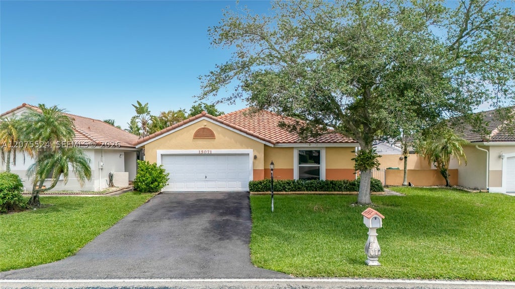 Photo of 15071 S Waterford Dr #15071, Davie, FL 33331 (MLS # A12075524)