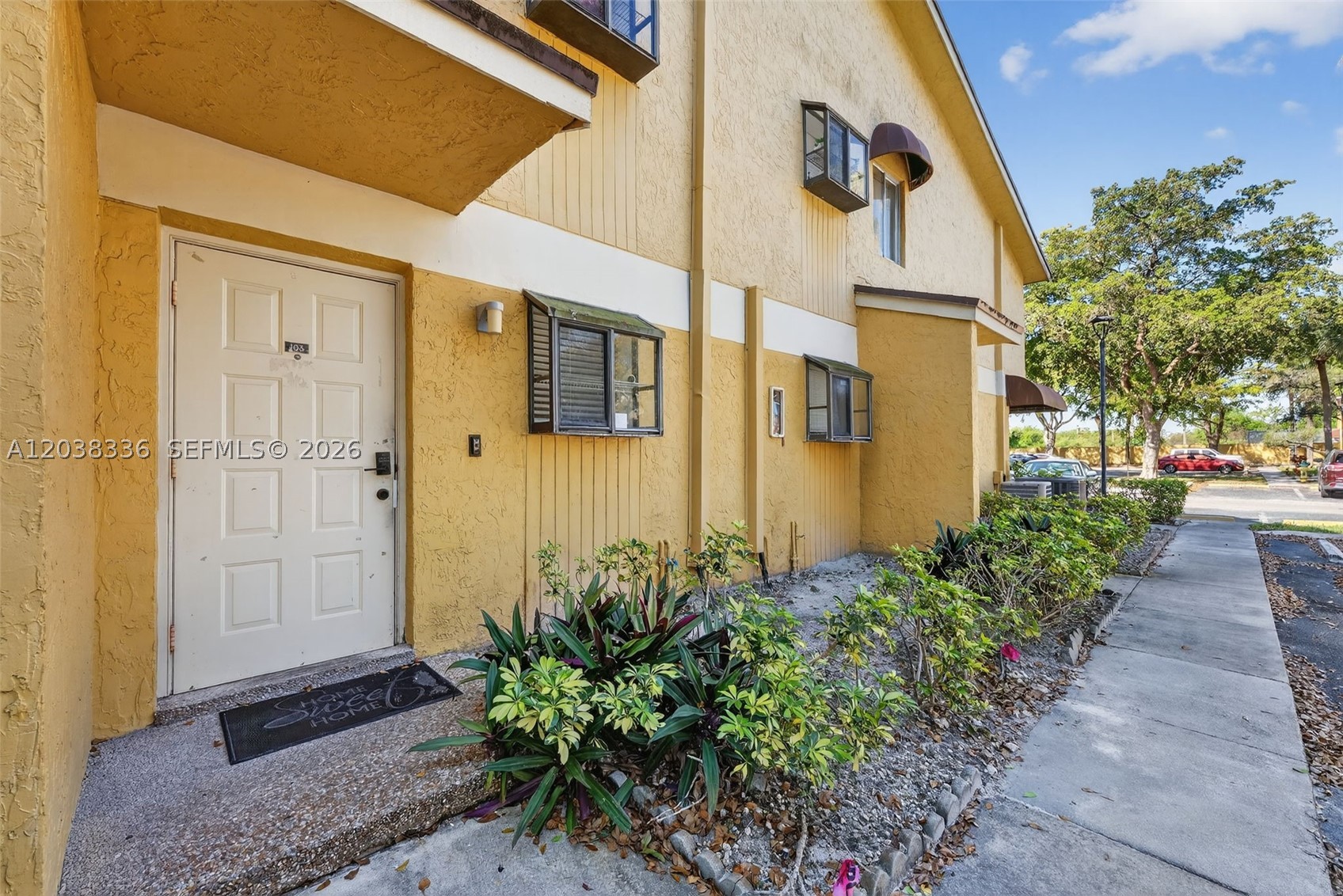 3053 N Oakland Forest Dr 103