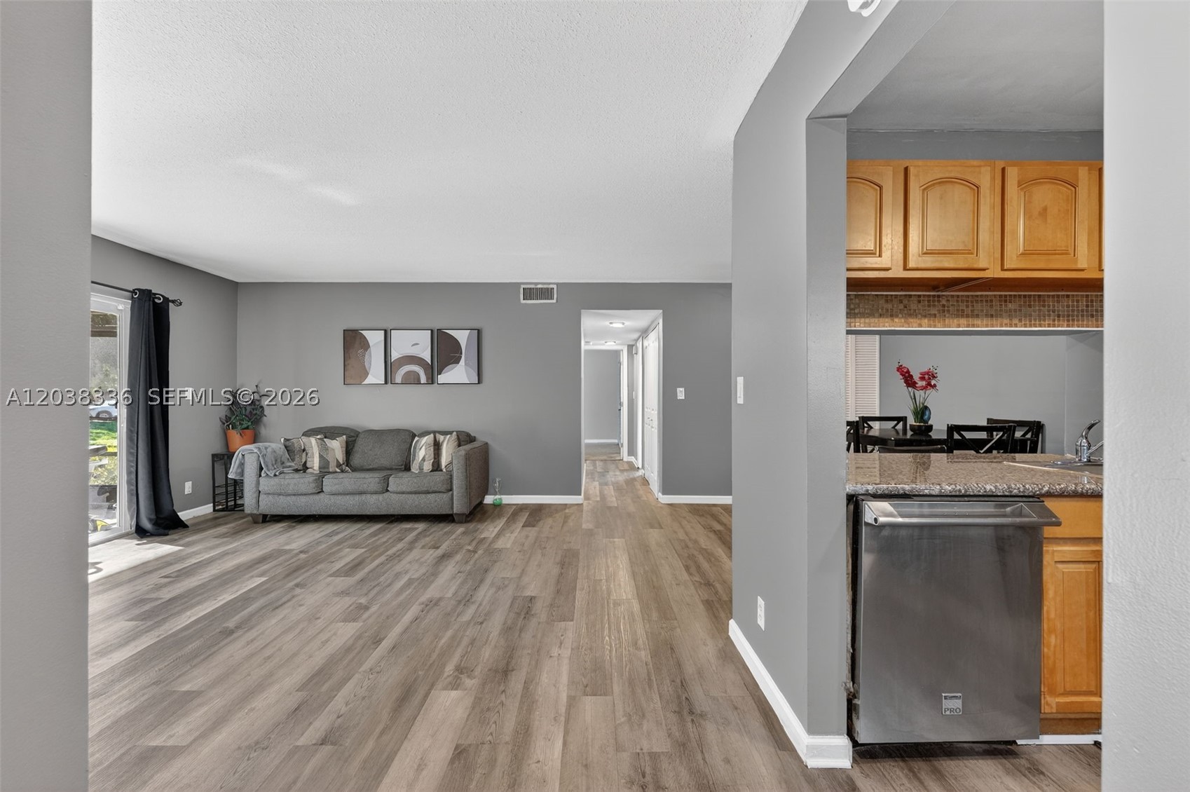 3053 N Oakland Forest Dr 103