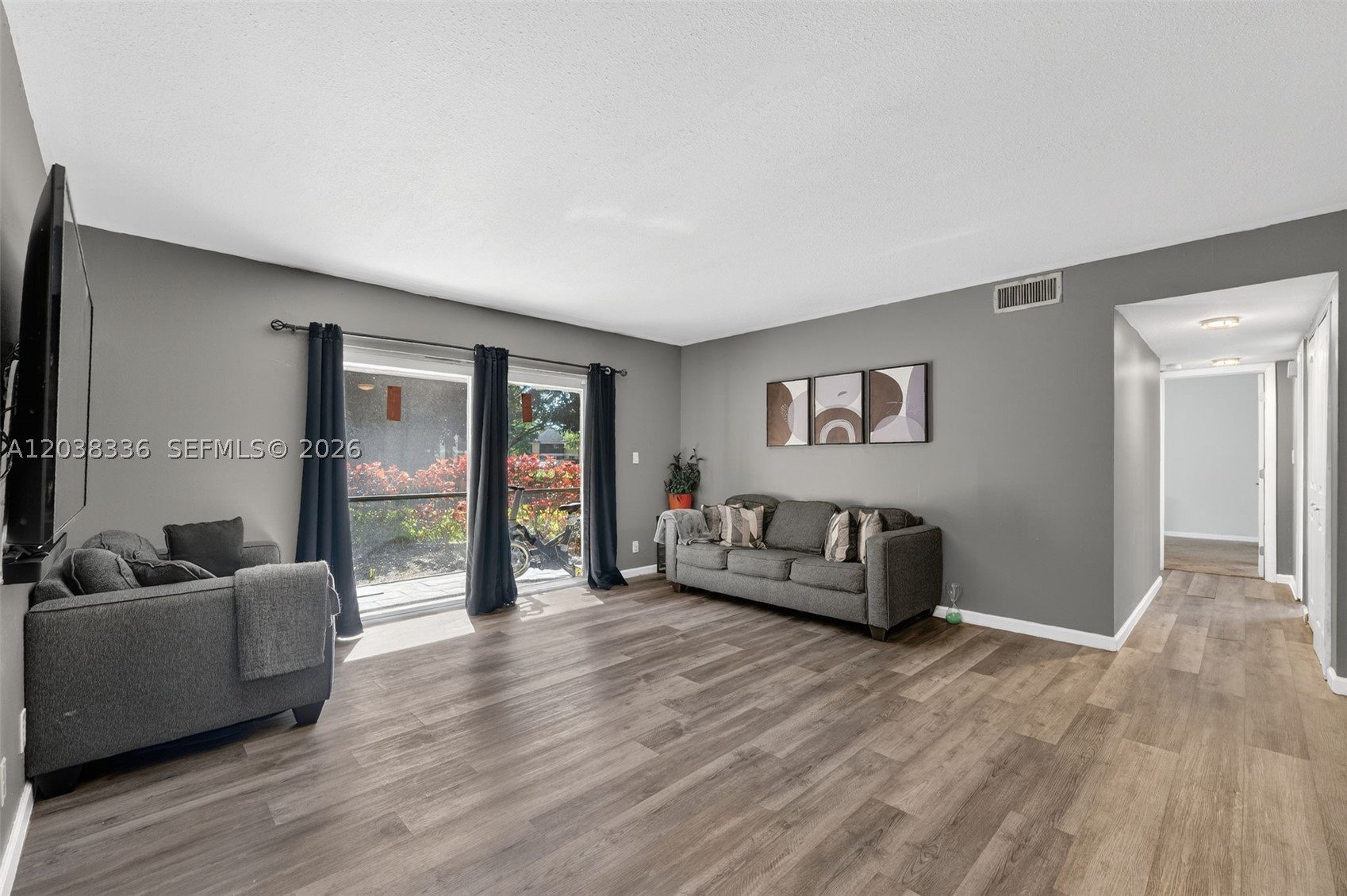 3053 N Oakland Forest Dr 103