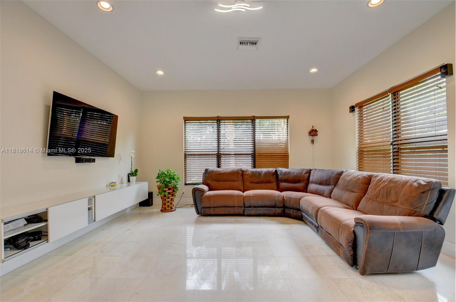 BRIDGES PL 8 - Residential Lease