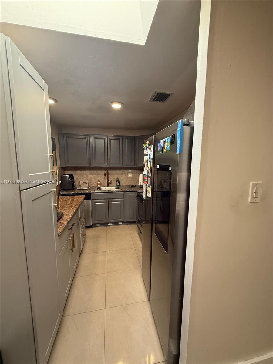 COLLIER ESTATES 4TH ADD - Residential Lease