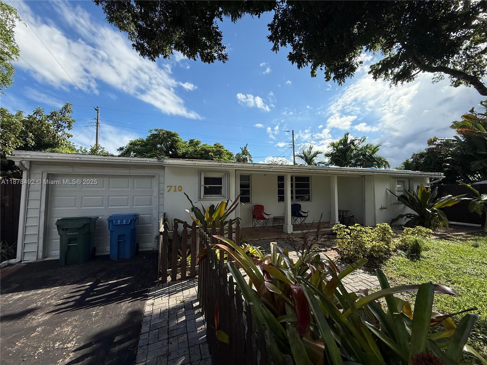 Charming 2-bedroom, 1-bath home. Enjoy elegant Spanish porcelain floors, washer, dryer, refrigerator, air conditioning, and a perimeter fence for added privacy. Its beautiful garden with spacious outdoor areas sets the perfect scene for entertaining and family living. Conveniently located near excellent schools such as North Andrews Gardens Elementary, James S. Rickards Middle.