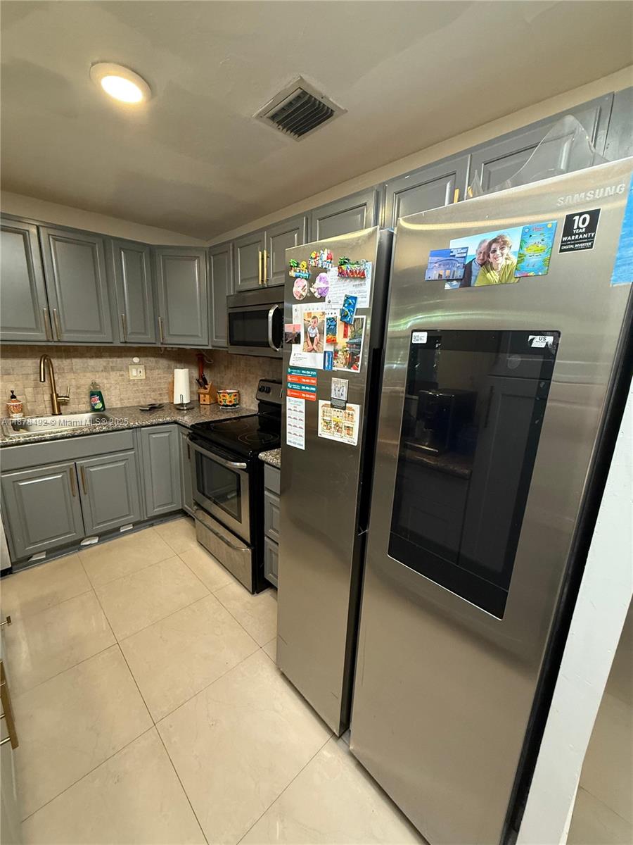 COLLIER ESTATES 4TH ADD - Residential Lease