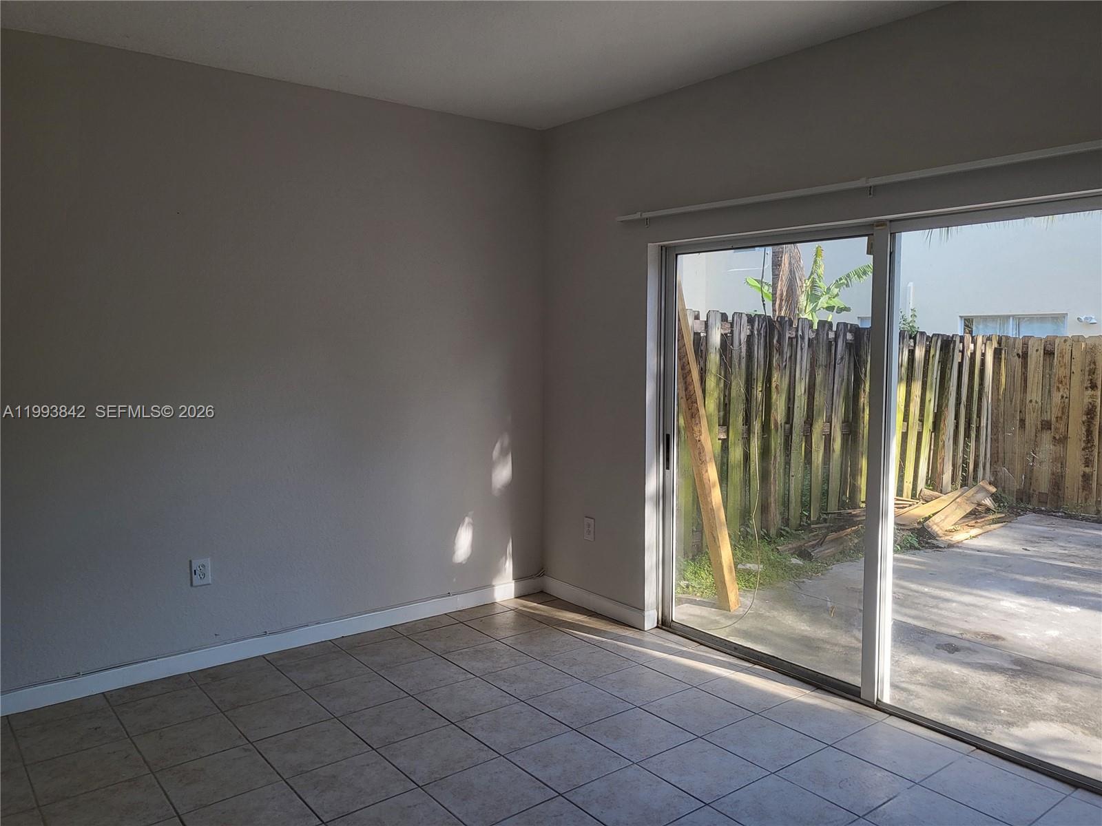 FLORIDIAN ISLES - Residential Lease