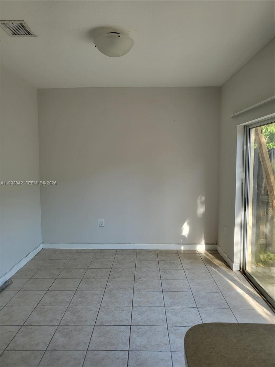 FLORIDIAN ISLES - Residential Lease