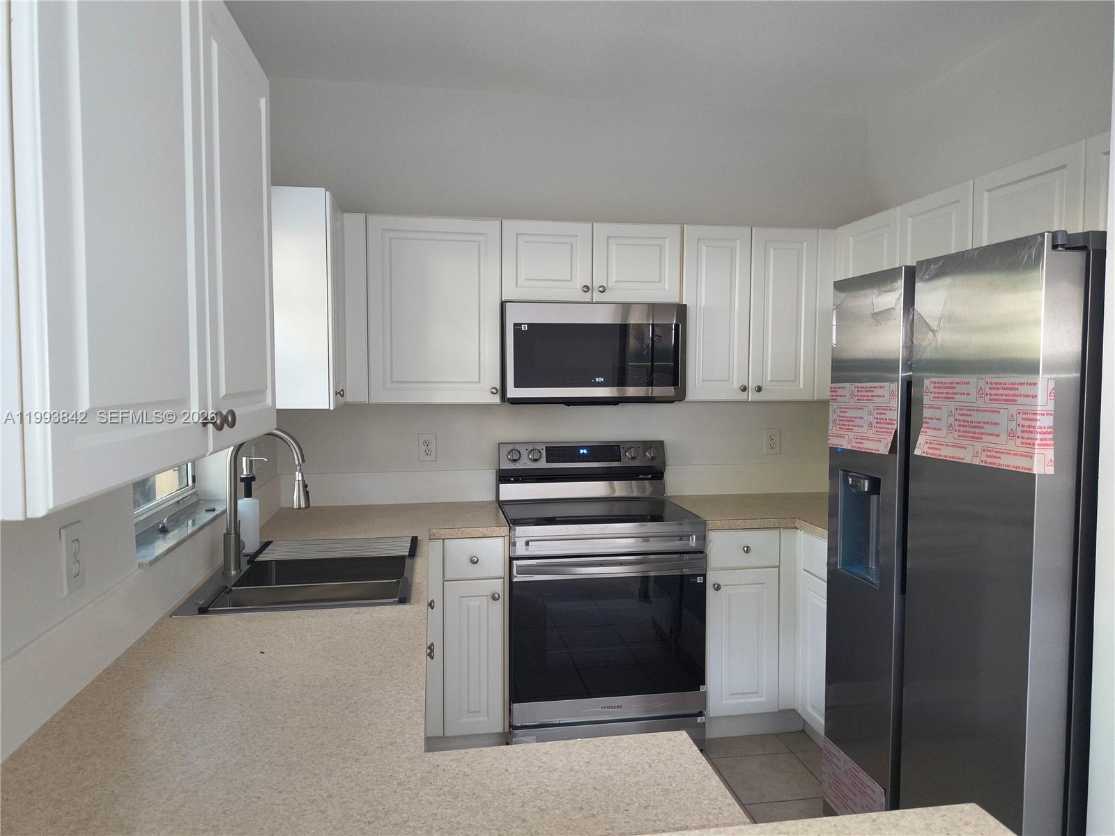 FLORIDIAN ISLES - Residential Lease