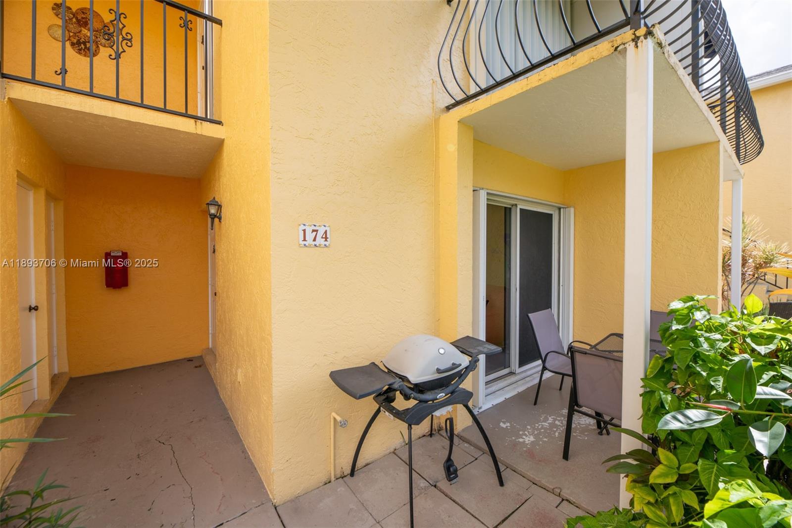 WATERSIDE VILLAGE OF PALM - Residential