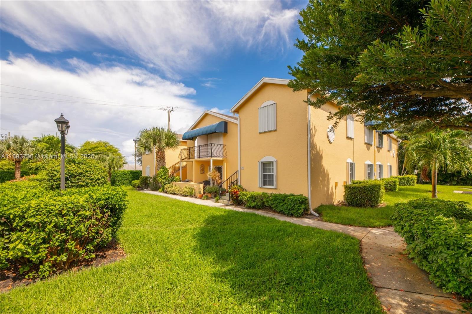 WATERSIDE VILLAGE OF PALM - Residential